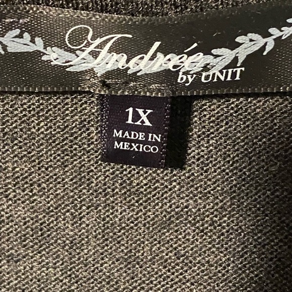 Women’s Andrew by Unit Charcoal Gray Open Front Ruffle Layer Cardigan. Size 1X - Picture 4 of 4